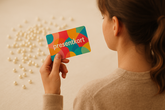 bra. samma bild men på backgrunden är det krämiga pärlor